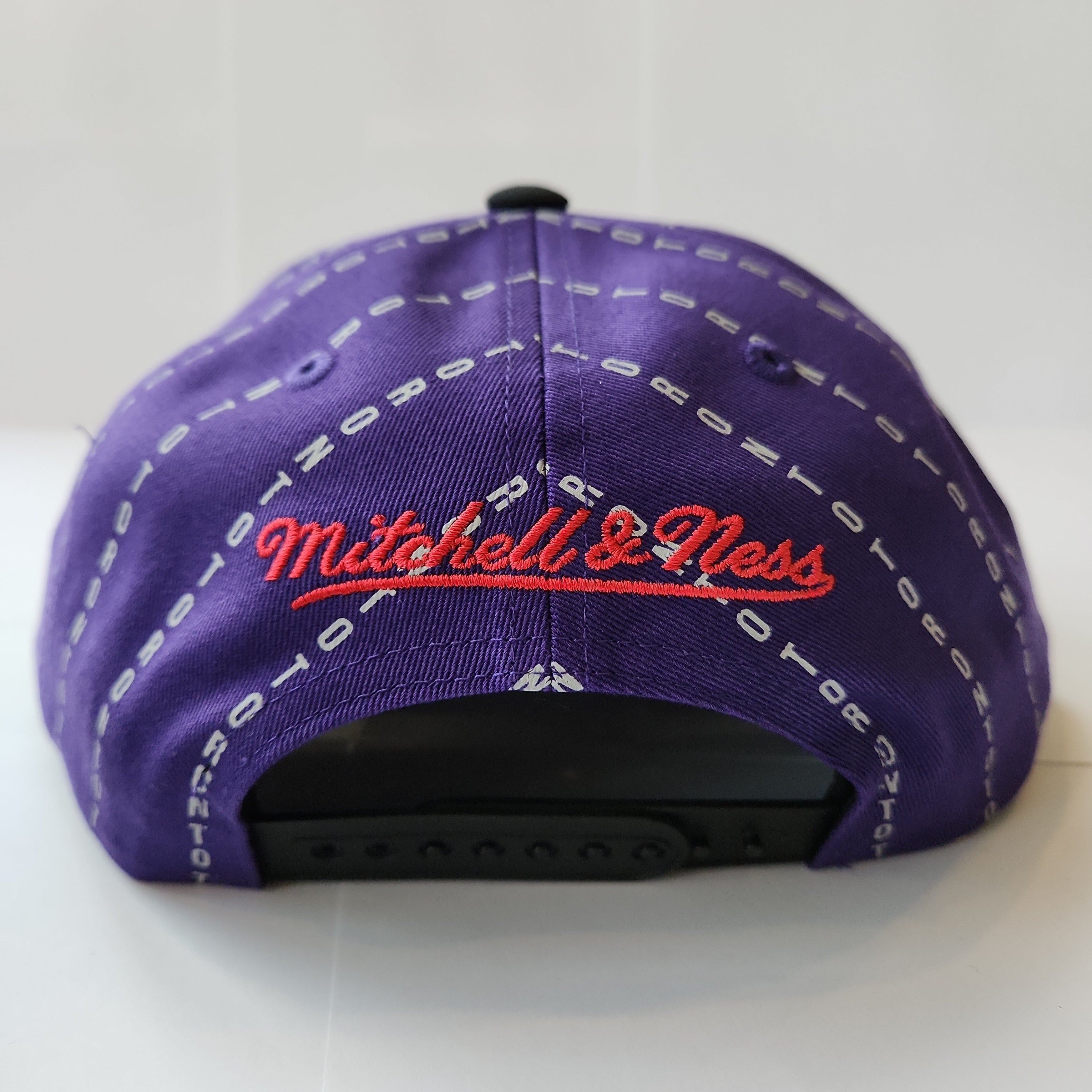 Toronto Raptors NBA Mitchell &amp; Ness Snapback violet City à fines rayures pour hommes