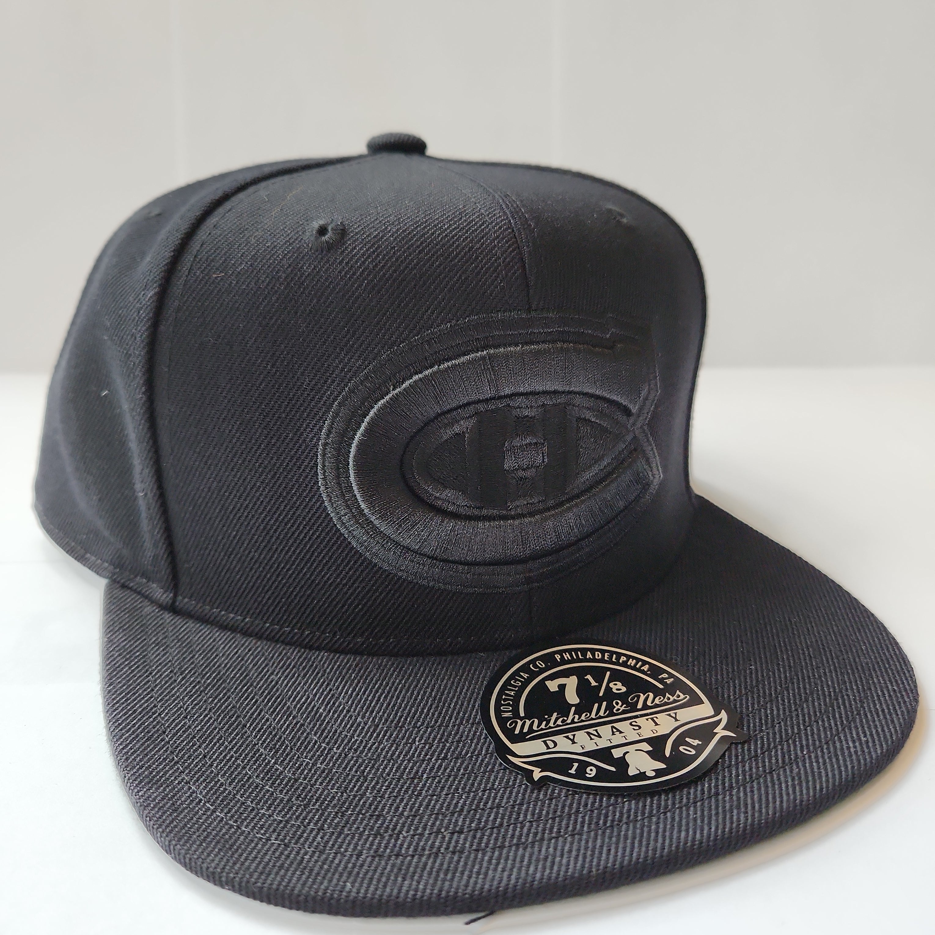 Montreal Canadiens NHL Mitchell & Ness Men's Black on Black Fitted Hat