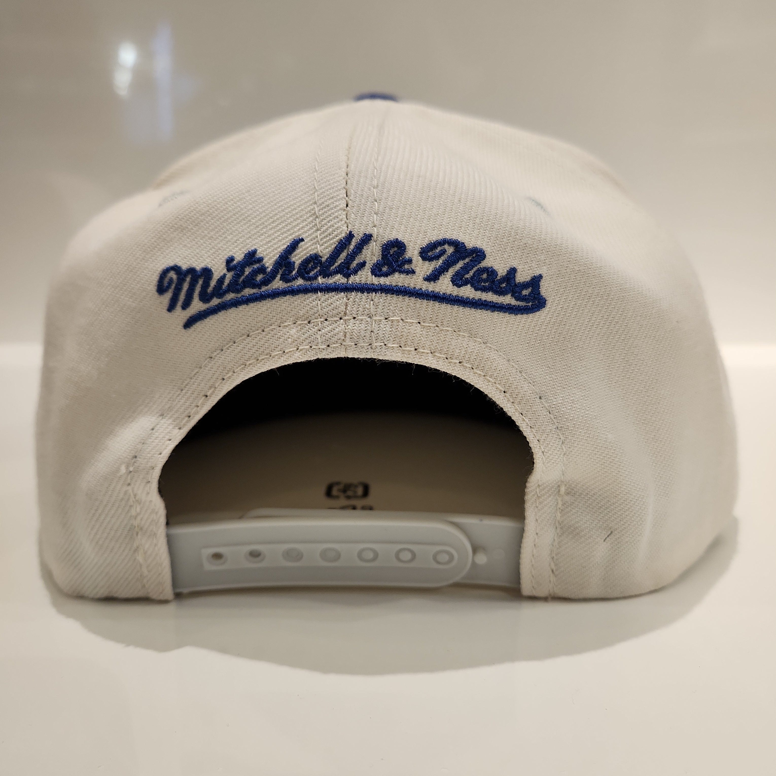 Toronto Maple Leafs NHL Mitchell & Ness Men's Off White/Royal Blue Pop Panel Snapback